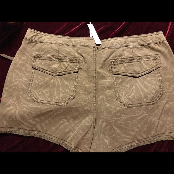 Lola Rae Draw String Shorts Size 32 - Picture 2 of 3